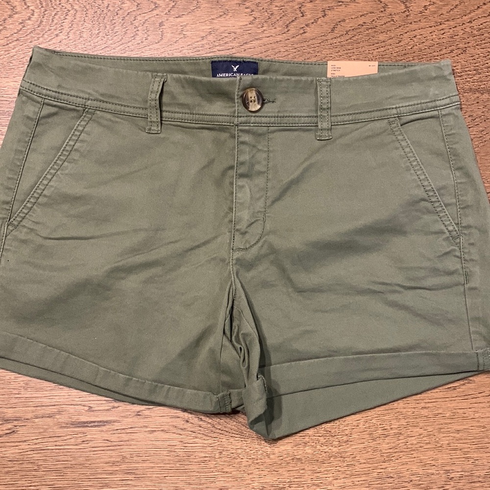 American Eagle green midi stretch shorts. NWT